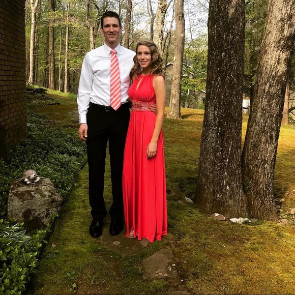 R&M Richards (David’s Bridal) Formal Dress - Picture 7 of 8